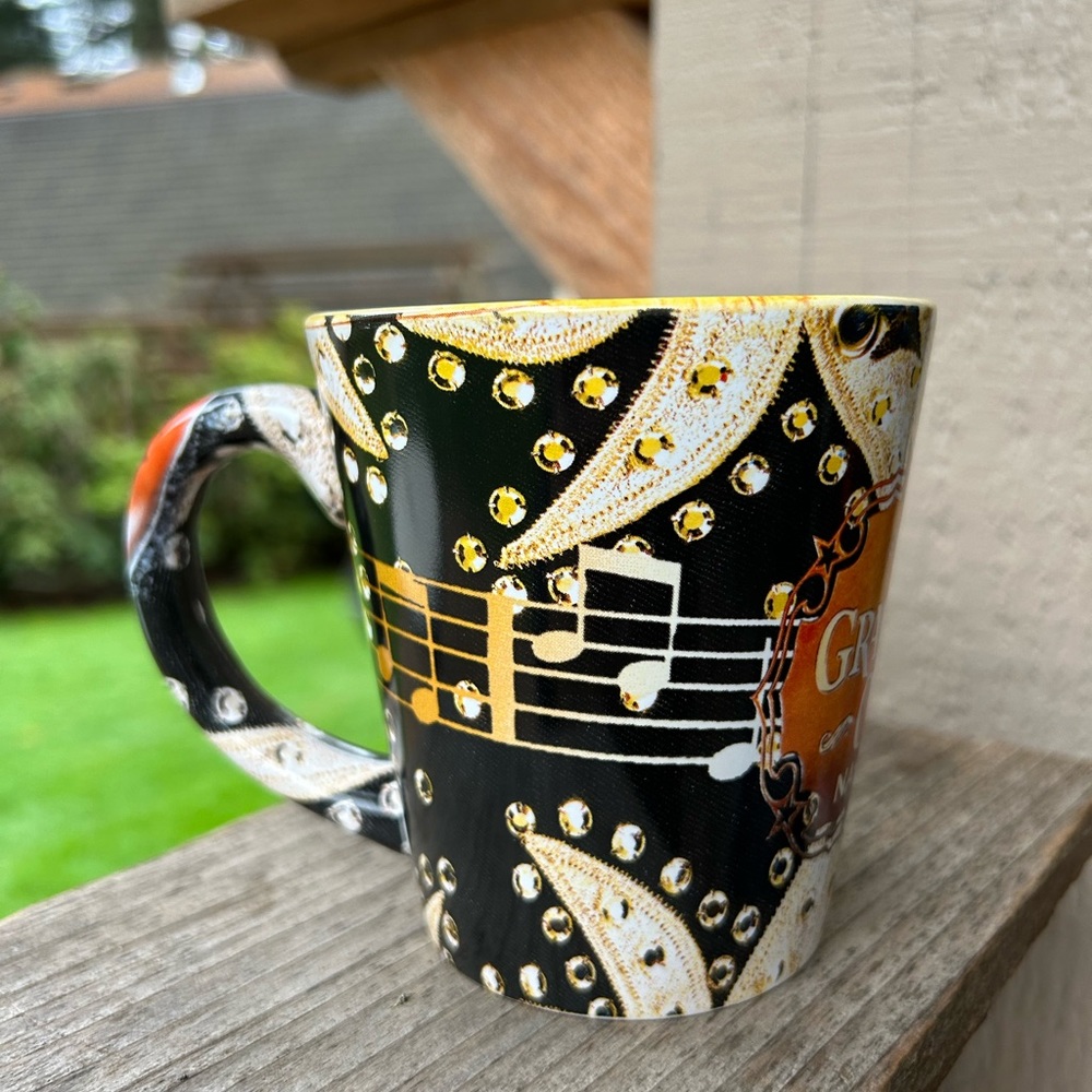 Grand Ole Opry mug Nashville black with notes 12 oz